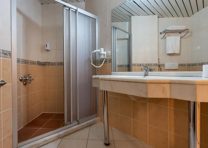 Grand Viking Hotel 4*